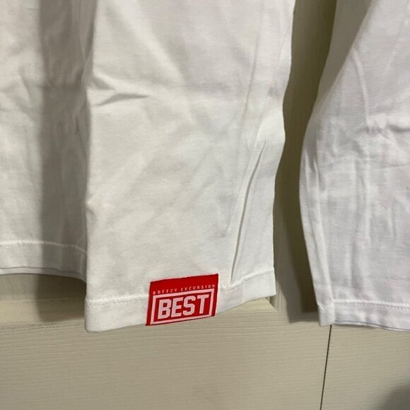 Breezy Excursion Mens NWOT White Long Sleeve B Graphic T-Shirt Size Small - Picture 7 of 8